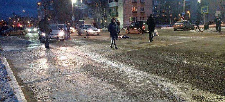 На пешеходном переходе сбили мужчину. После ДТП он полз