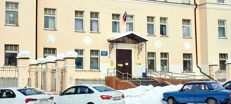 Запретят останавливаться возле поликлиники. Парковку сделают в больничном городке