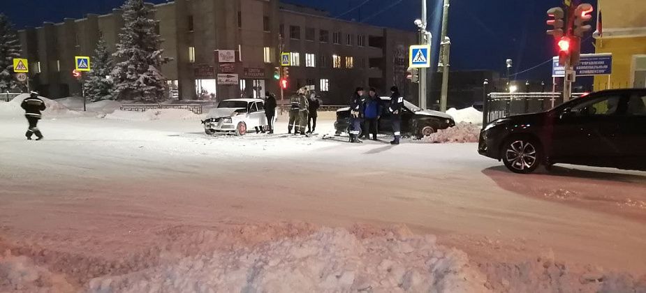 ДТП на перекрестке улицы Карпинского и Октябрьской 