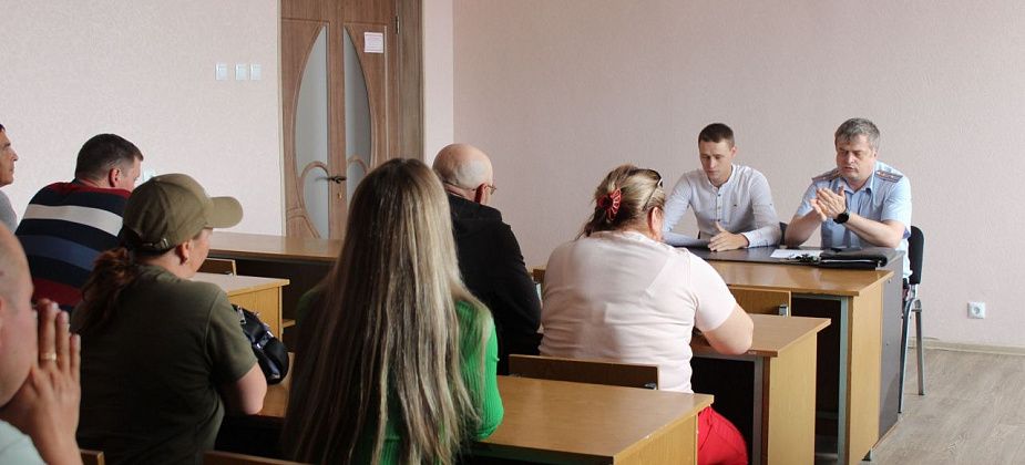 Полицейские рассказали сотрудникам автошкол о схемах мошенников