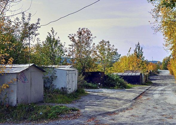В Краснотурьинске ликвидируют шесть "незаконных" гаражей и семь рекламных конструкций