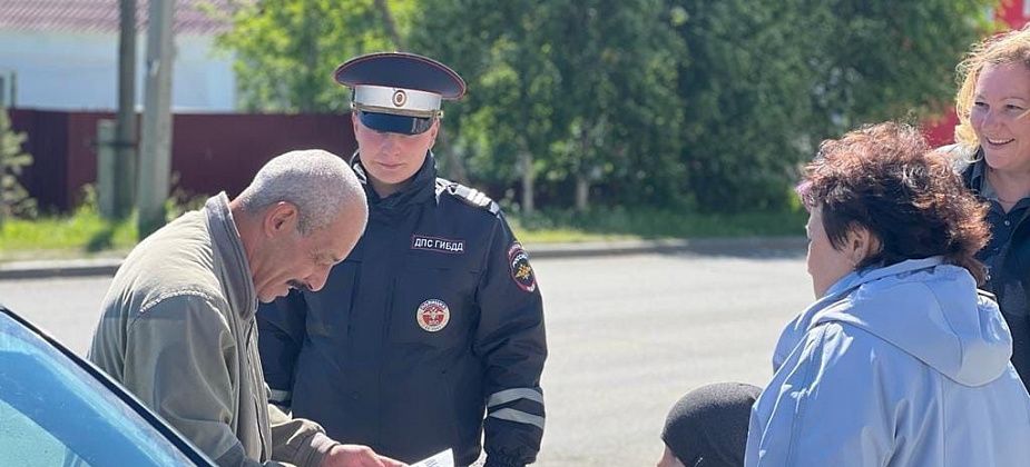 Детсадовцы  попросили пожилых водителей быть внимательнее на дорогах 