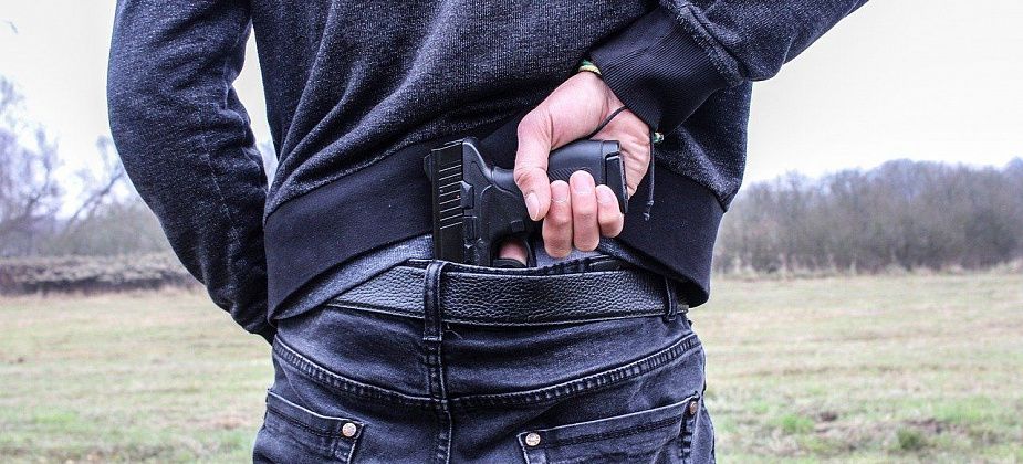 В Краснотурьинске гражданин Китая переделал охолощенный пистолет в боевое оружие