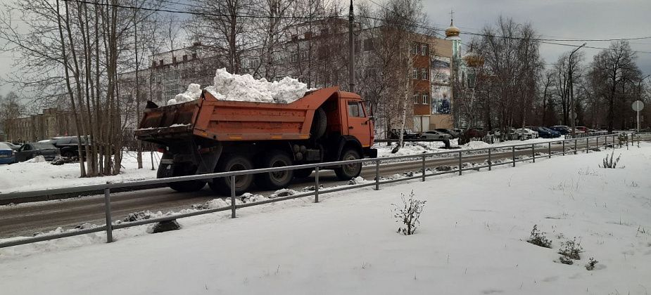 Приступили к активному вывозу снега с улиц Краснотурьинска