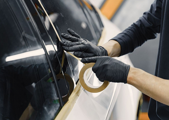 Водителя арестовали за повторное наклеивание тонировки