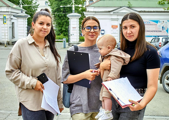 «Без него смертей будет больше»: в Краснотурьинске собирали подписи в поддержку осужденного онколога