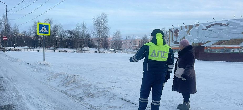 Автоинспекторы ежедневно беседуют с пешеходами на тему безопасности