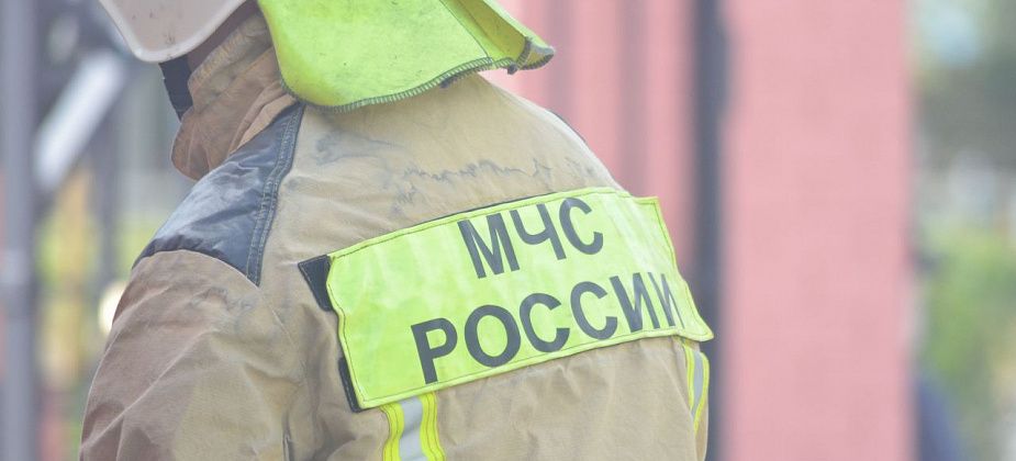 В Краснотурьинске горел самовольно построенный гараж