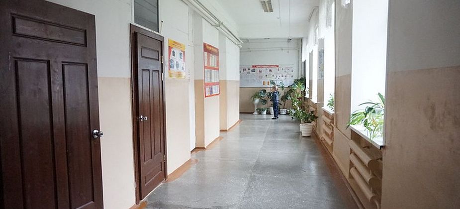 Ковидом заболели даже дети. Четыре школьных класса и три группы в детских садах ушли на карантин