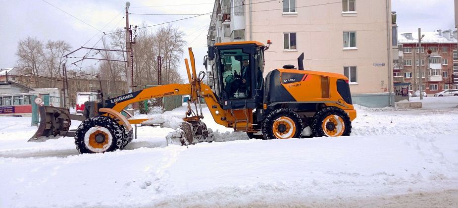 Горожан просят убрать автомобили с улиц, чтобы не мешать расчистке от снега