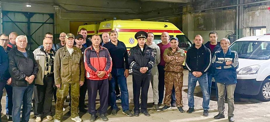 Сотрудники ГИБДД встретились с водителями скорой помощи. Попросили не включать спецсигналы без необходимости 