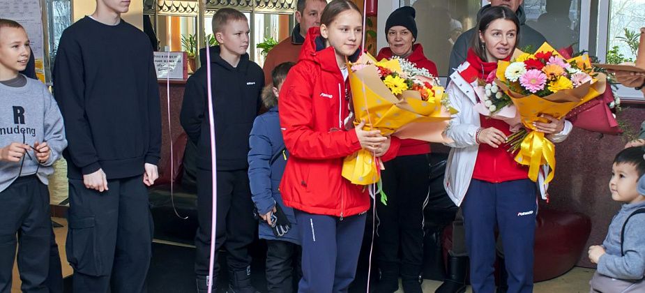 Торжественно встретили Снежану Кузнецову, единственную чемпионку мира по боксу из Краснотурьинска