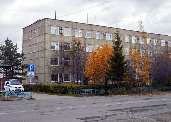 Знакомая похитила банковскую карту у спящей горожанки, с которой до этого выпивала