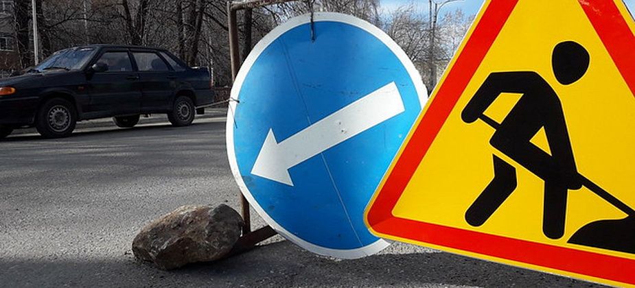 Улицу Октябрьскую перекрыли для уборки