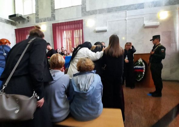 «Мама, живой, здоровый, связи не будет, не теряй!» Похоронили 19-летнего Илью Рычкова