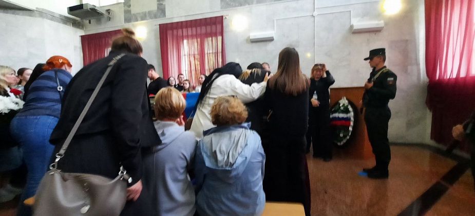 «Мама, живой, здоровый, связи не будет, не теряй!» Похоронили 19-летнего Илью Рычкова
