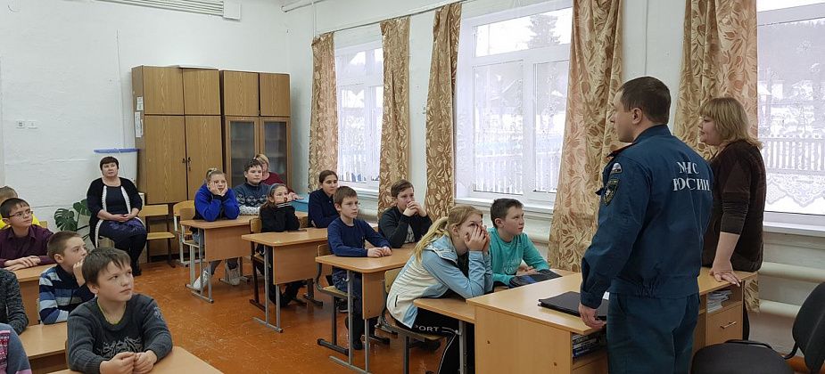 Пожарные приехали в гости к школьникам Чернореченска