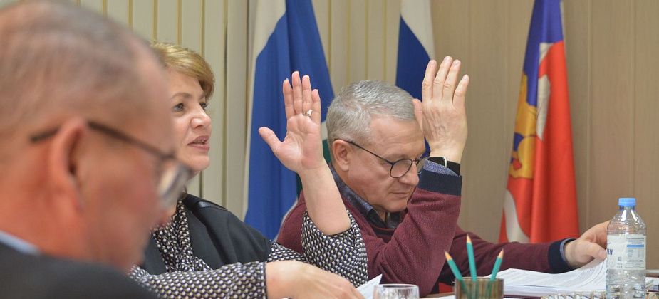 Подразделения мэрии начали защищать сметы 