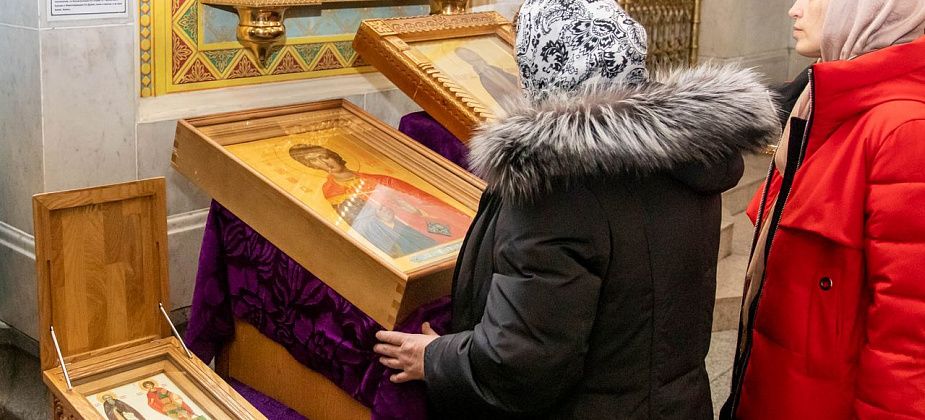 В собор привезли святыни из Новоуральска. Завтра они покинут Краснотурьинск