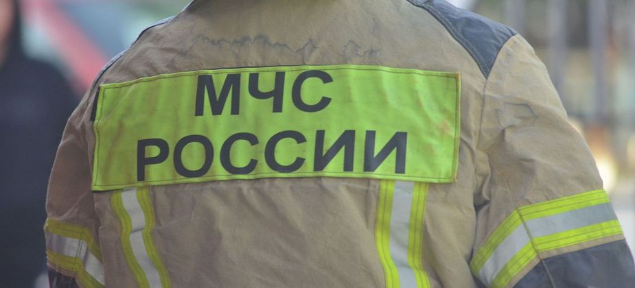 В районе мэрии сгорел мусорный контейнер