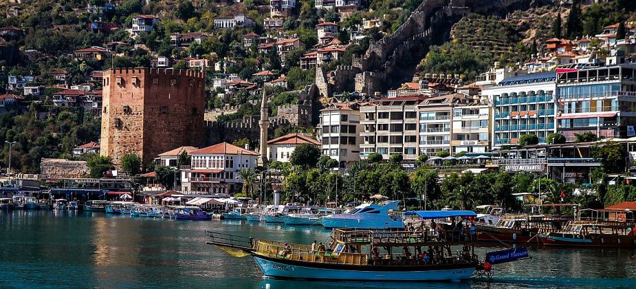 Вместо Турции горожанам приходится лететь... в Россию