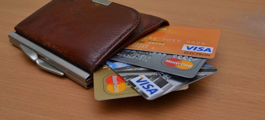 Горожанка потратила почти 30 000 с найденной карты. Впереди - суд 