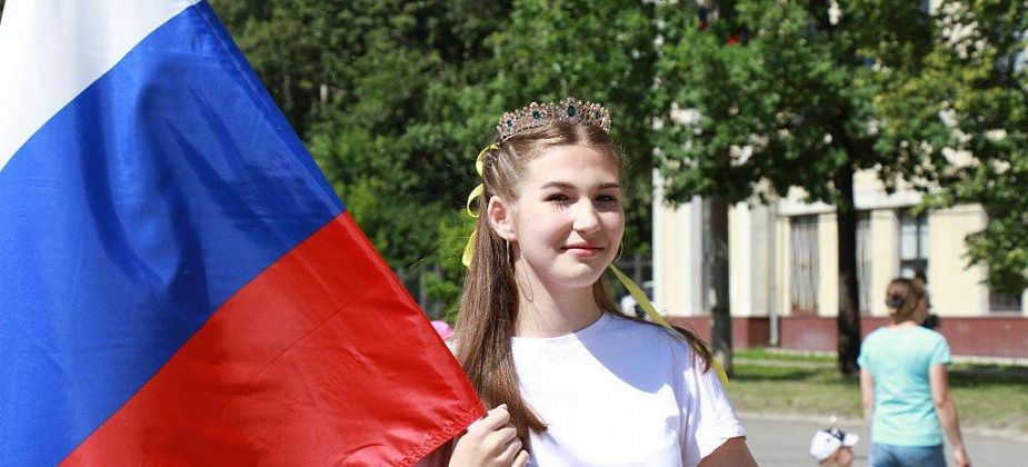 Дают 85 тысяч рублей в виде субсидии на патриотические мероприятия