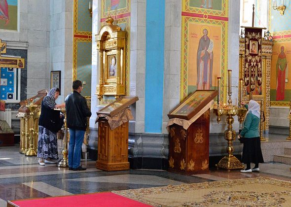 В Краснотурьинск прибывают святые иконы и мощи. Просить можно избавления от алкозависимости