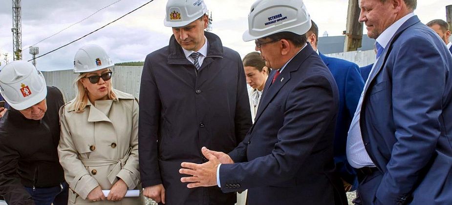 Врио губернатора оценил ход работ по строительству водовода и реконструкции улицы Чкалова