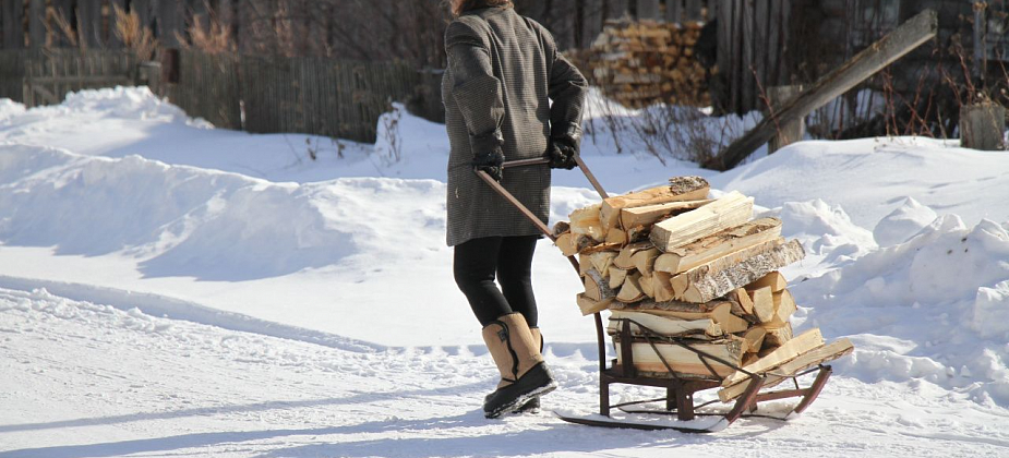 В Краснотурьинске утвердили стоимость доставки дров для льготников на 2026 год