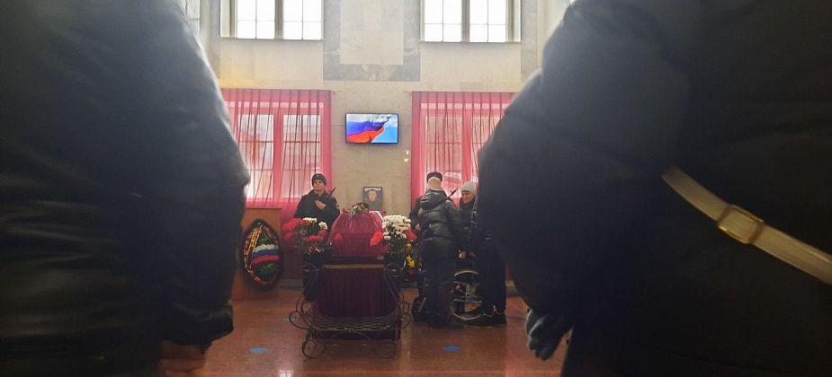 «Ушел на СВО, не сказав никому». В последний путь проводили Павла Шарыпкина