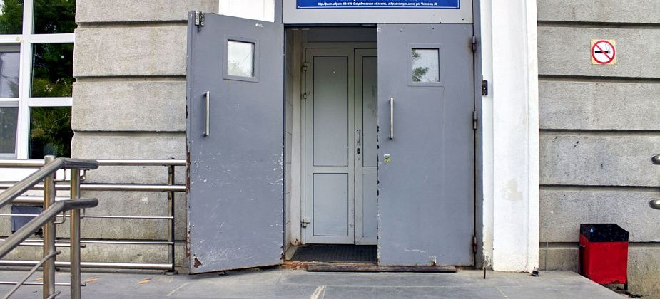 Краснотурьинская горбольница ищет подрядчика для обслуживания лифтов за 499 тысяч рублей  