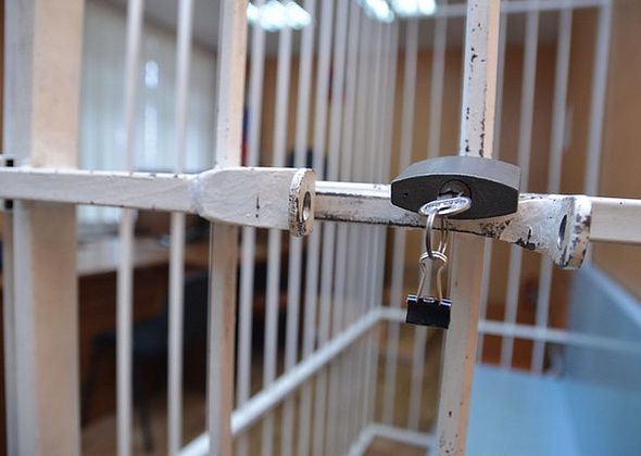 Краснотурьинец дочиста обокрал соседа, делавшего ремонт. Холодильник и телевизор успел установить у себя дома