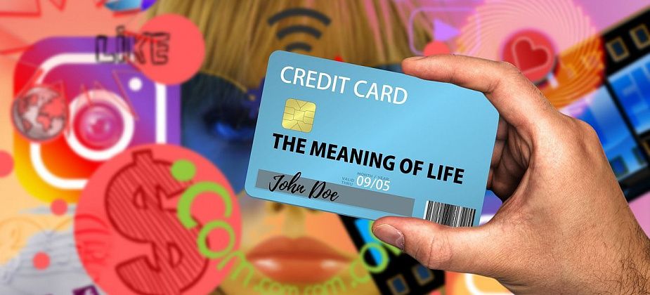 Санитарка украла у молодого знакомого деньги с банковской карты