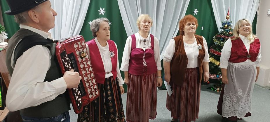 «Хоффнунг» исполнил рождественские песни на празднике в Краснотурьинской организации ВОС