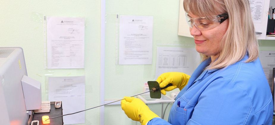 Когда работа становится призванием. Лаборант предприятия «Золото Северного Урала» рассказала, какой момент рабочего дня ей нравится больше всего