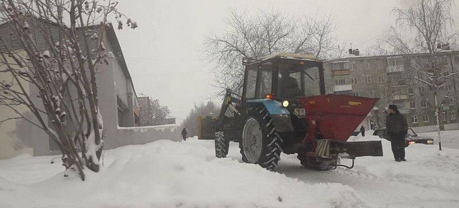 Ищут, кто будет чистить тротуары