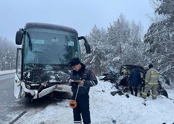 Четыре человека погибли в ДТП с автобусом, следовавшим из Североуральска в Екатеринбург