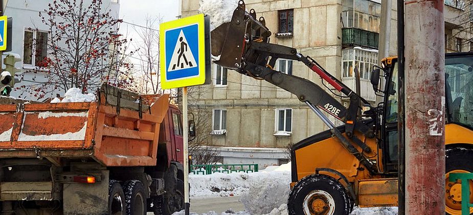 Мешающие чистке снега машины сегодня будут эвакуировать