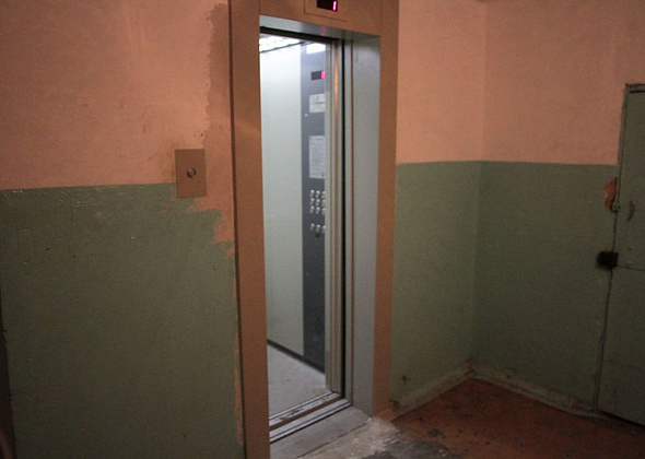 В Краснотурьинске меняют 11 лифтов