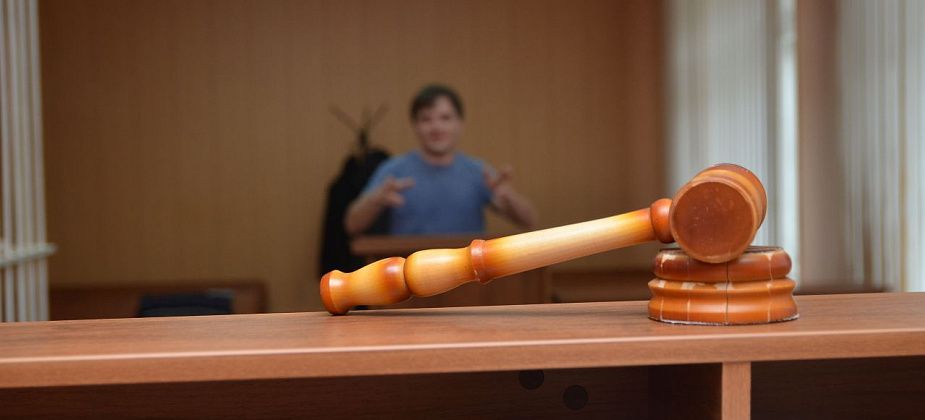 Плотник вновь избил сожительницу. Она не разбудила его на отправку в колонию-поселение