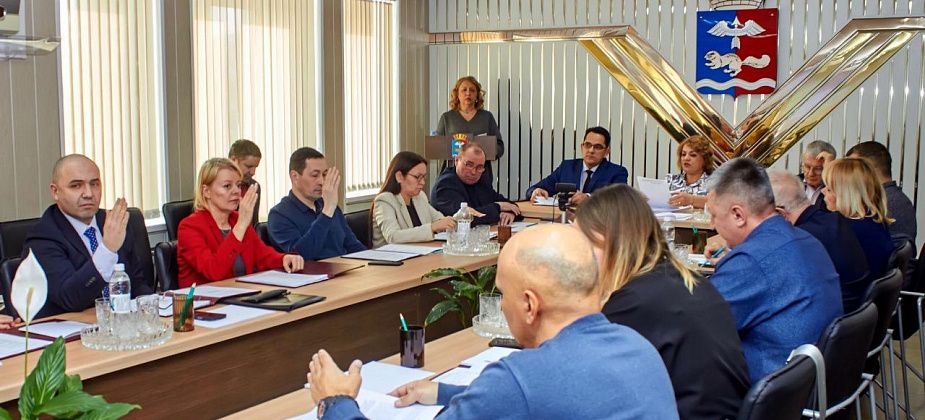 Опубликован график приемов депутатов Думы в апреле 2026 года