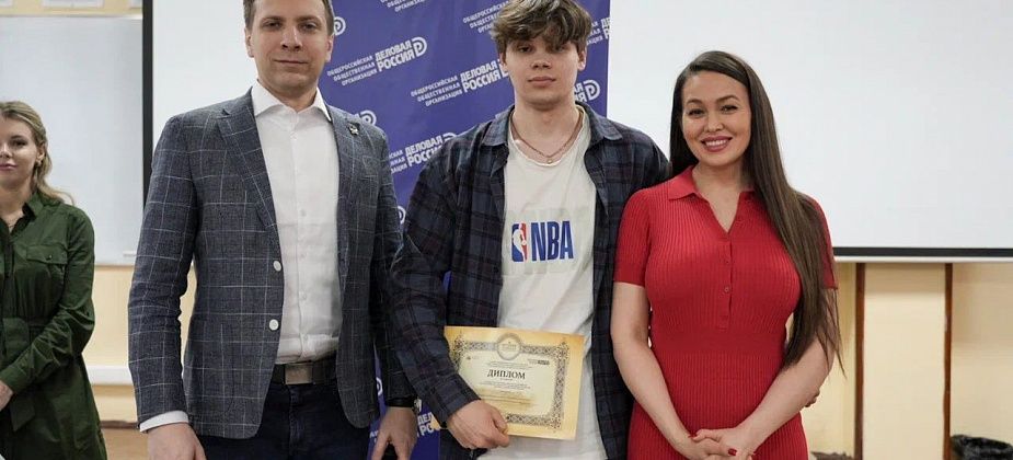 "Узнал об олимпиаде за полчаса до начала": краснотурьинец победил в региональном соревновании