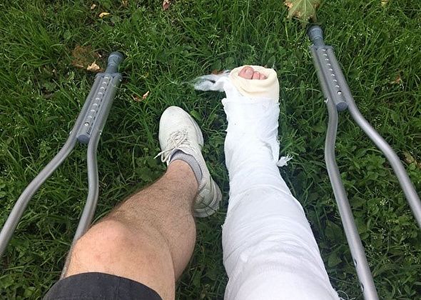 СК: ОМОН правомерно сломал ногу московскому дизайнеру, который был на пробежке