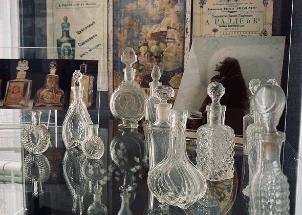 “Искусство аромата”: в Президент-зале работает выставка об истории парфюмерии