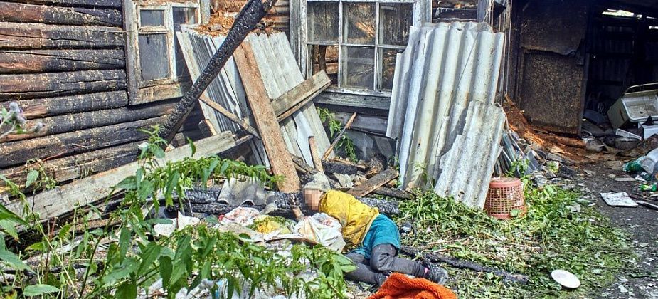 «Фактически костры вынуждена была жечь дома»: пенсионерка лишилась крыши