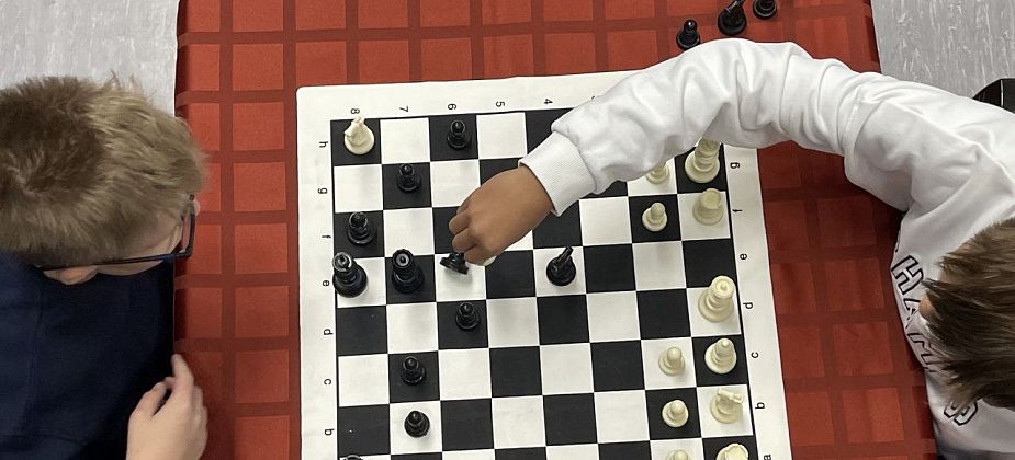 Карпинцы встретились с краснотурьинцами на шахматном рапид-марафоне