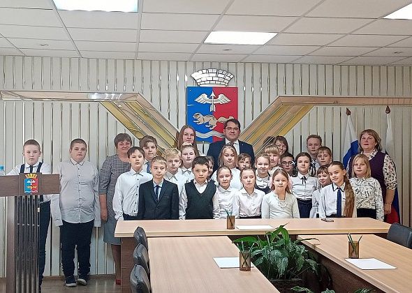  «Тяжело ли быть мэром?»: школьники встретились с мэром Краснотурьинска 
