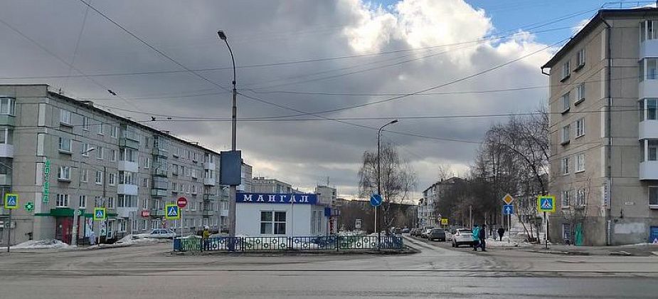 Жильцы многоквартирного дома недовольны соседством с "Мангалом"