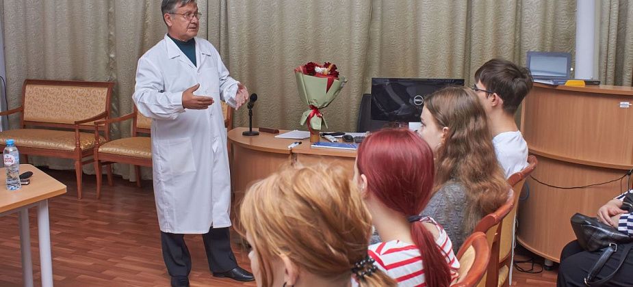 Врач и философ выступит в библиотеке на тему либерализма и демократии